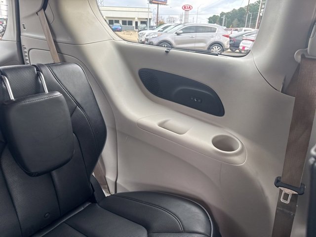 Used 2018 Chrysler Pacifica Limited image 11