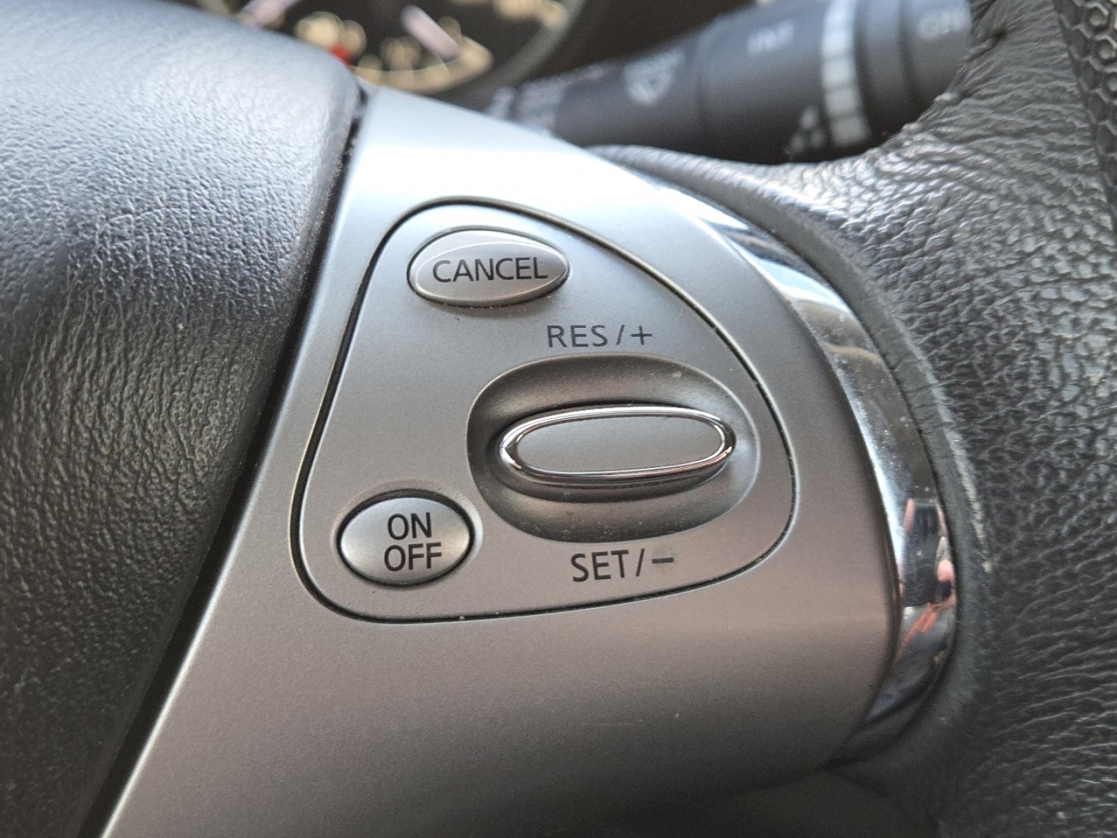 Used 2017 Nissan Murano SV image 6