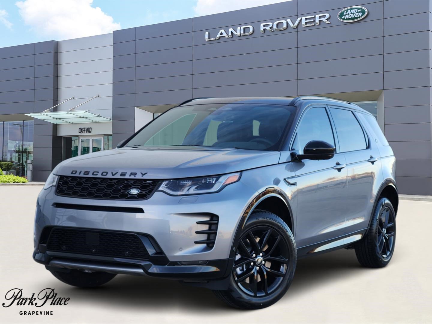 New 2025 Land Rover Discovery Sport Dynamic SE image 1