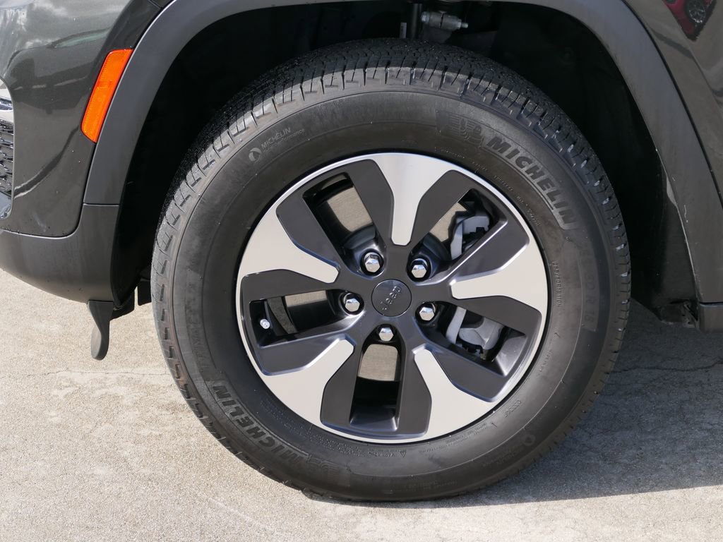 Used 2023 Jeep Grand Cherokee 4WD 4xe image 28