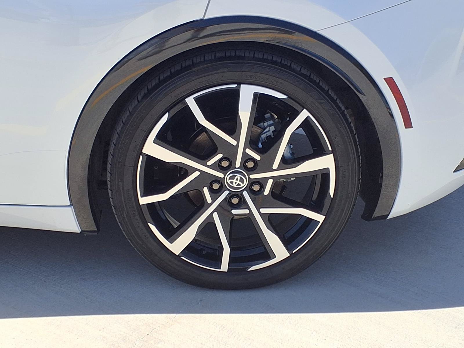Certified 2024 Toyota Prius Prime FWD image 10