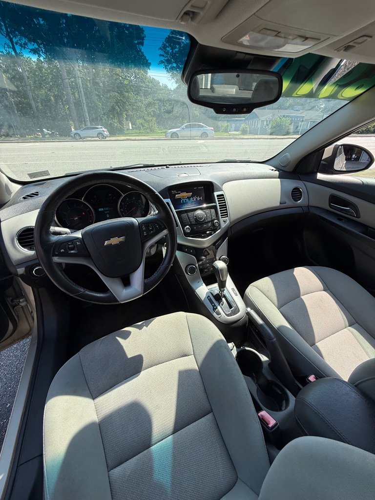 Used 2014 Chevrolet Cruze LT image 3