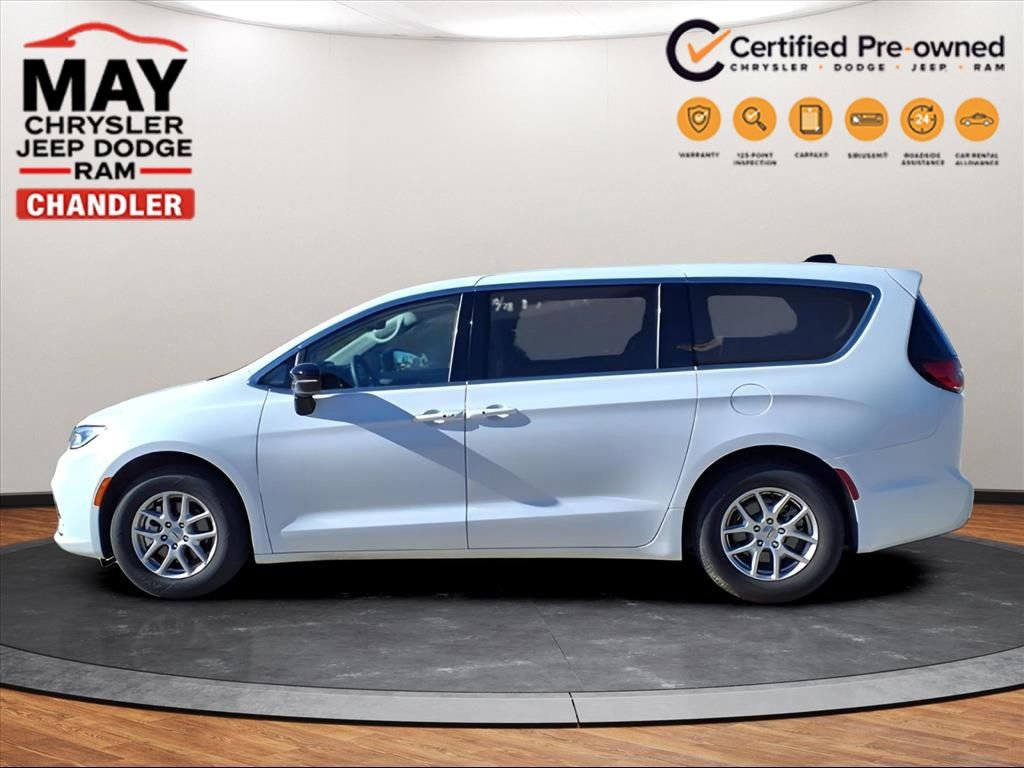 Used 2024 Chrysler Pacifica Touring-L FWD image 17