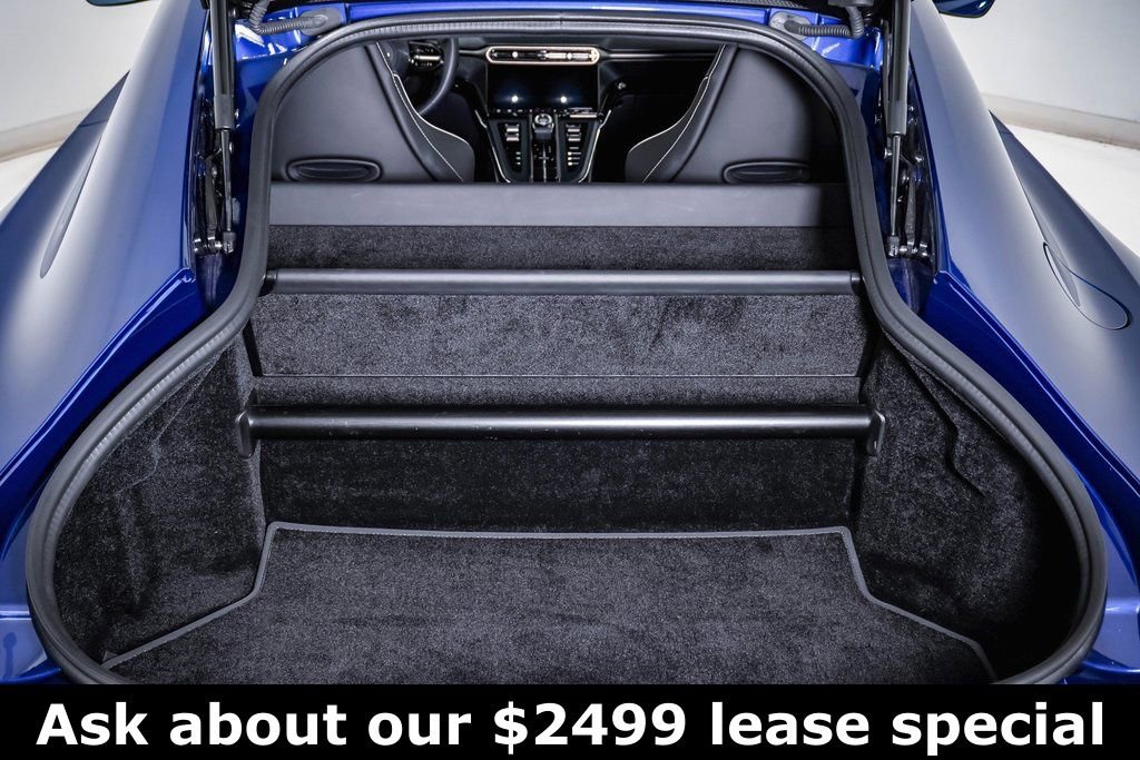 Used 2025 Aston Martin V8 Vantage Coupe image 31