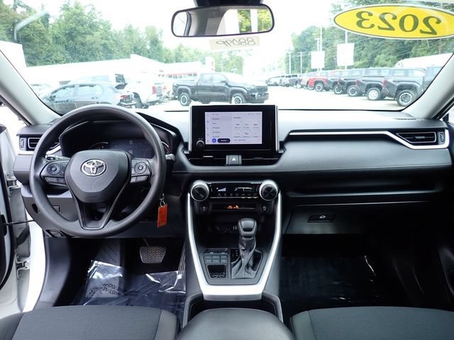 Certified 2023 Toyota RAV4 LE AWD/4WD image 19
