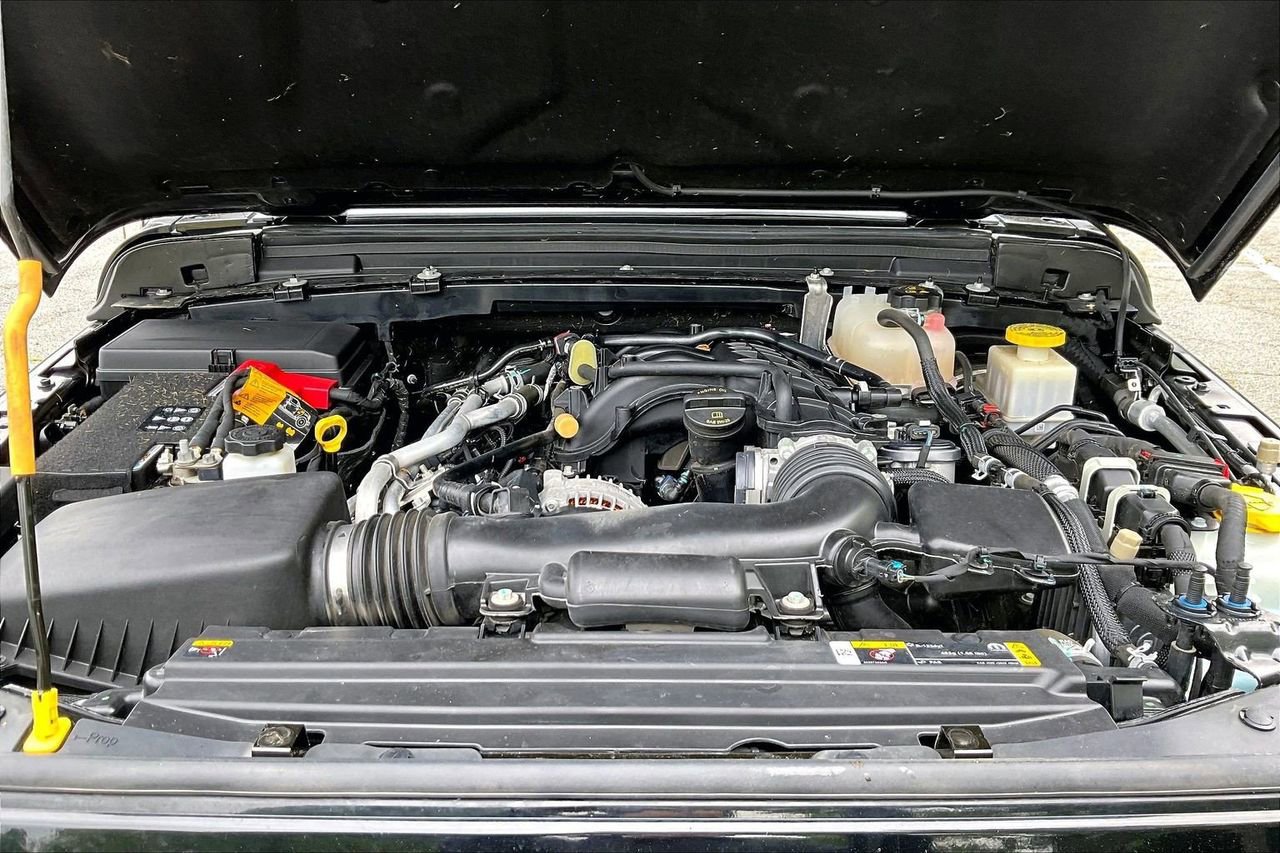 Certified 2022 Jeep Gladiator Sport AWD/4WD image 36