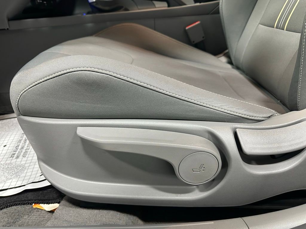 Used 2025 Hyundai Elantra Sport image 12