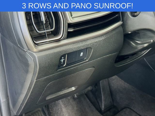 Used 2025 Kia Sorento S w/ Panoramic Sunroof Package image 10