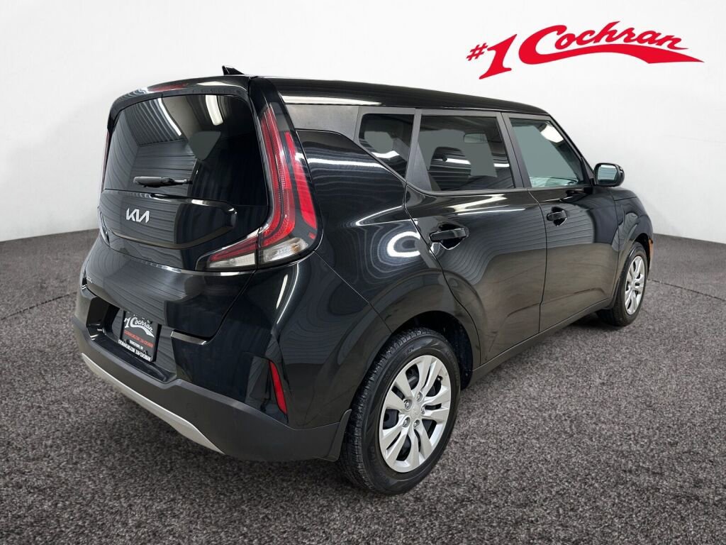 Used 2023 Kia Soul LX image 22