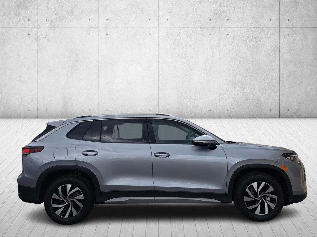 Used 2025 Volkswagen Tiguan S image 4