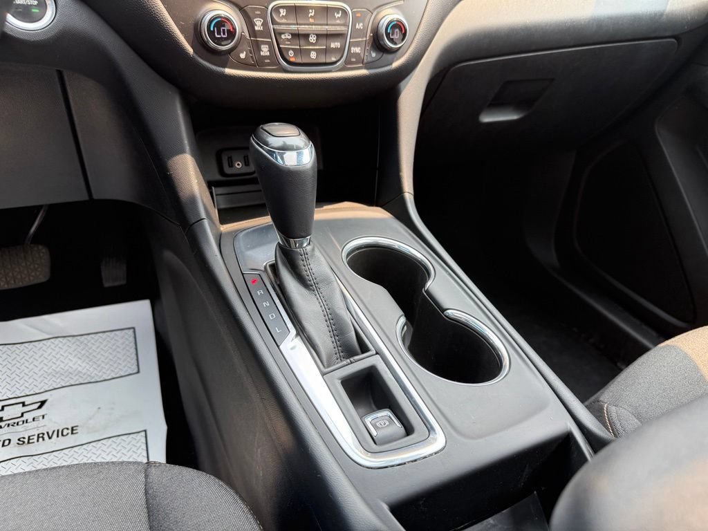Used 2018 Chevrolet Equinox LT w/ Sun & Infotainment Package FWD image 11