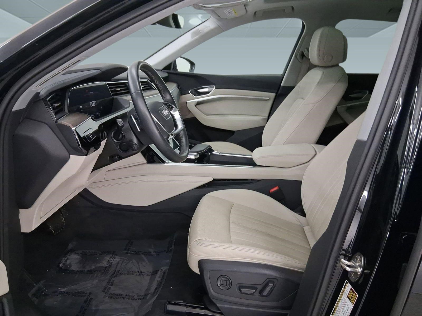 Used 2022 Audi e-tron Premium Plus image 5