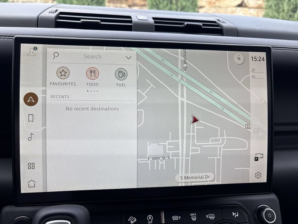 New 2026 Land Rover Defender 110 X-Dynamic SE AWD/4WD image 24