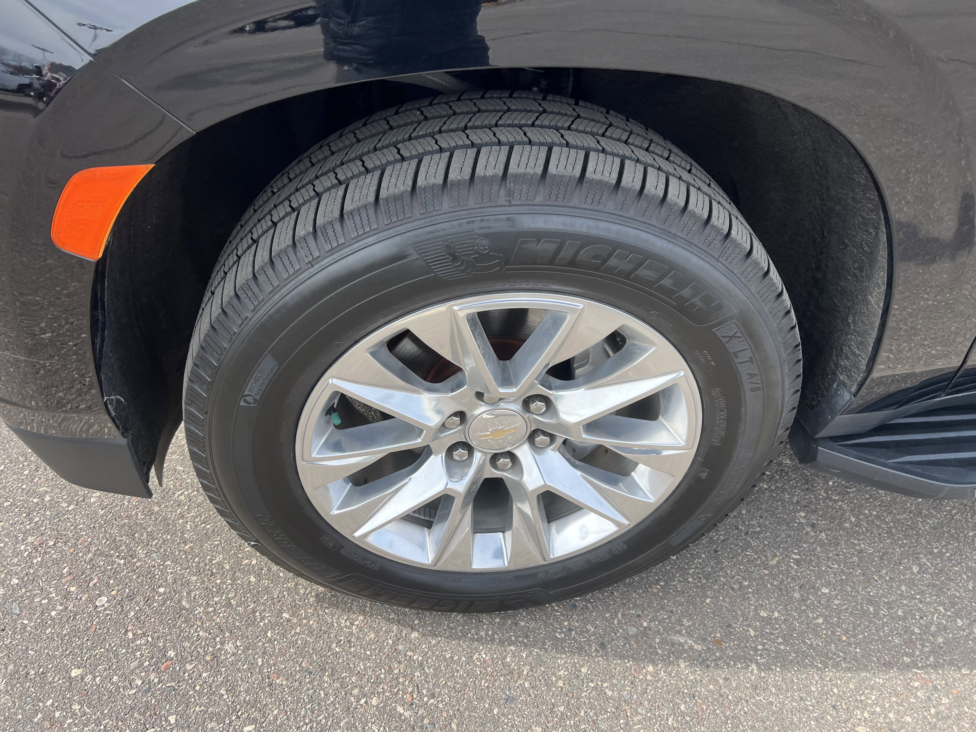 Certified 2021 Chevrolet Tahoe Premier w/ Premium Package AWD/4WD image 4