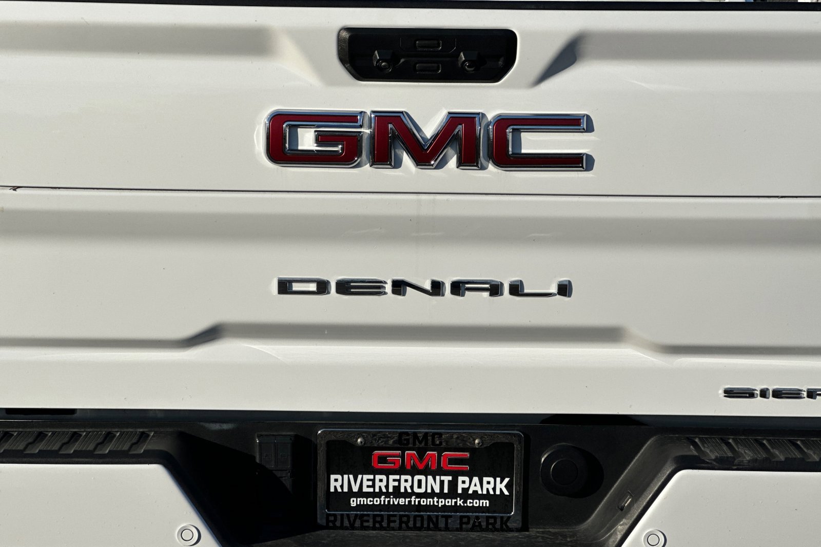 Used 2024 GMC Sierra 3500 Denali w/ Denali Reserve Package image 47