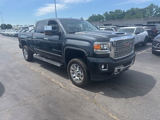 Used 2018 GMC Sierra 2500 Denali w/ Duramax Plus Package AWD/4WD image 2