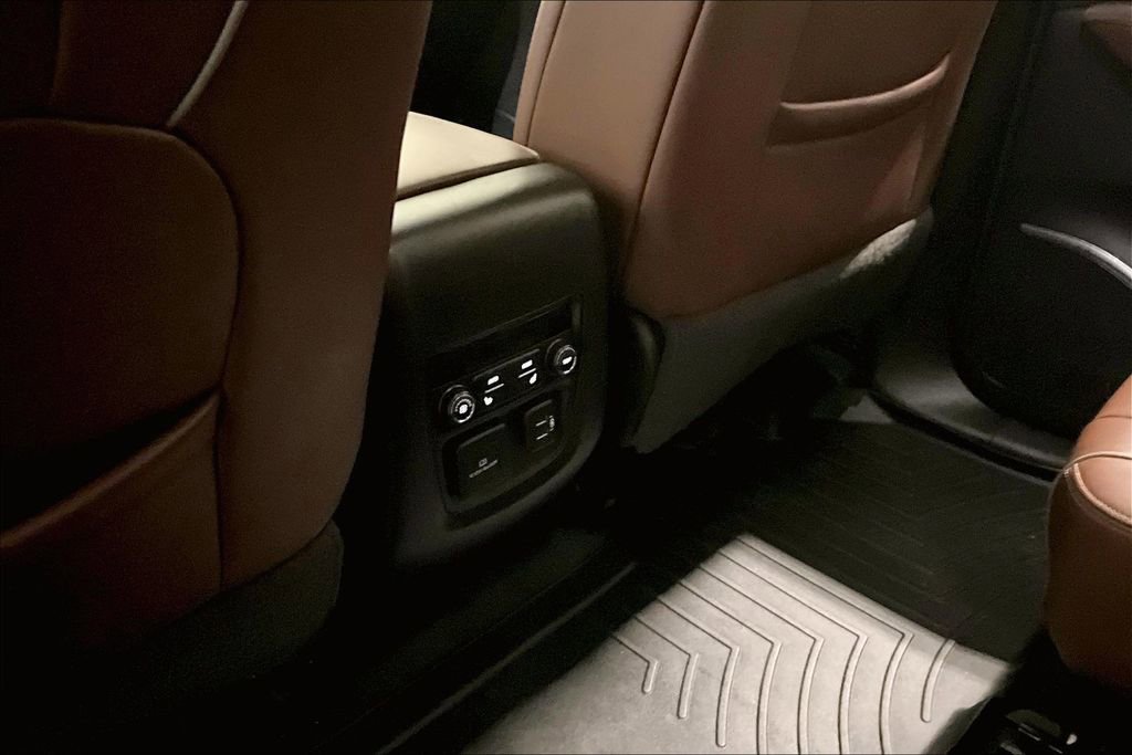 Used 2021 Buick Enclave Avenir w/ Avenir Technology Package image 10
