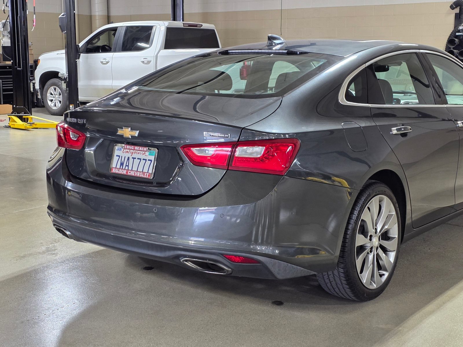 Used 2017 Chevrolet Malibu Premier w/ Premier Sun and Wheel Package FWD image 11