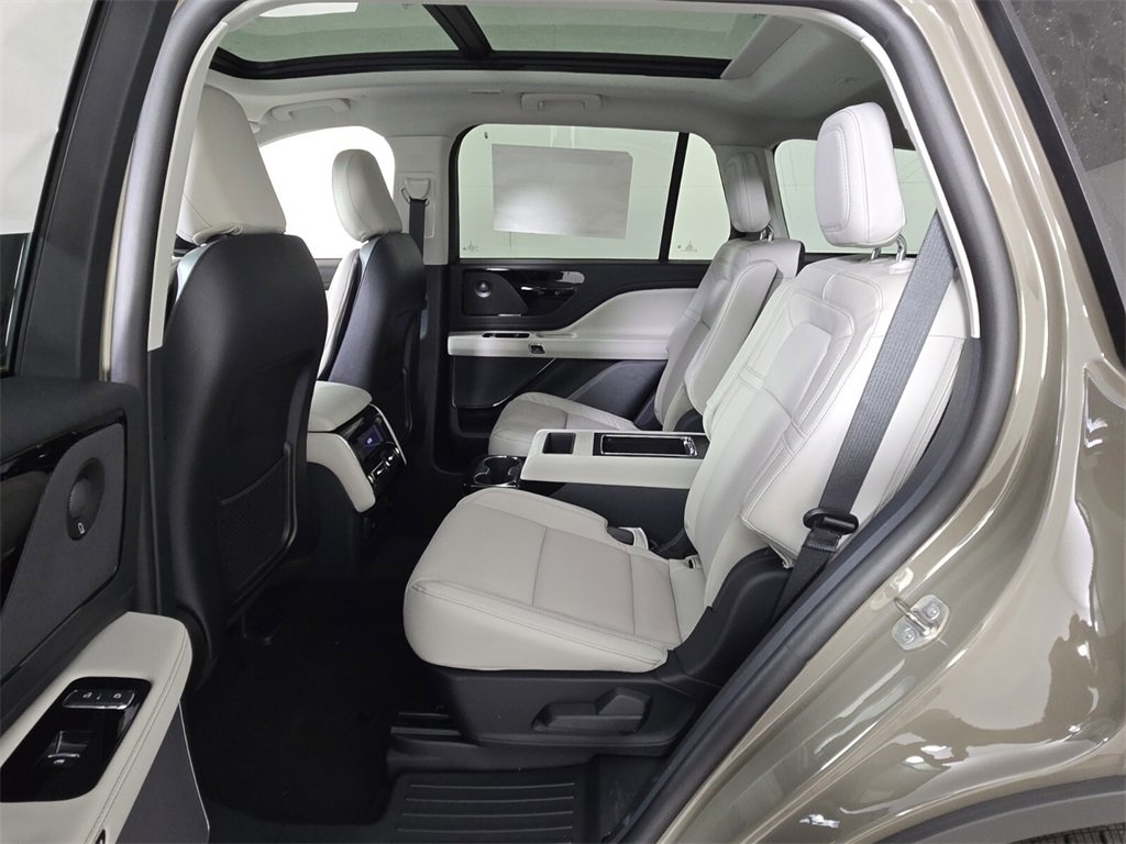New 2025 Lincoln Aviator Reserve image 7