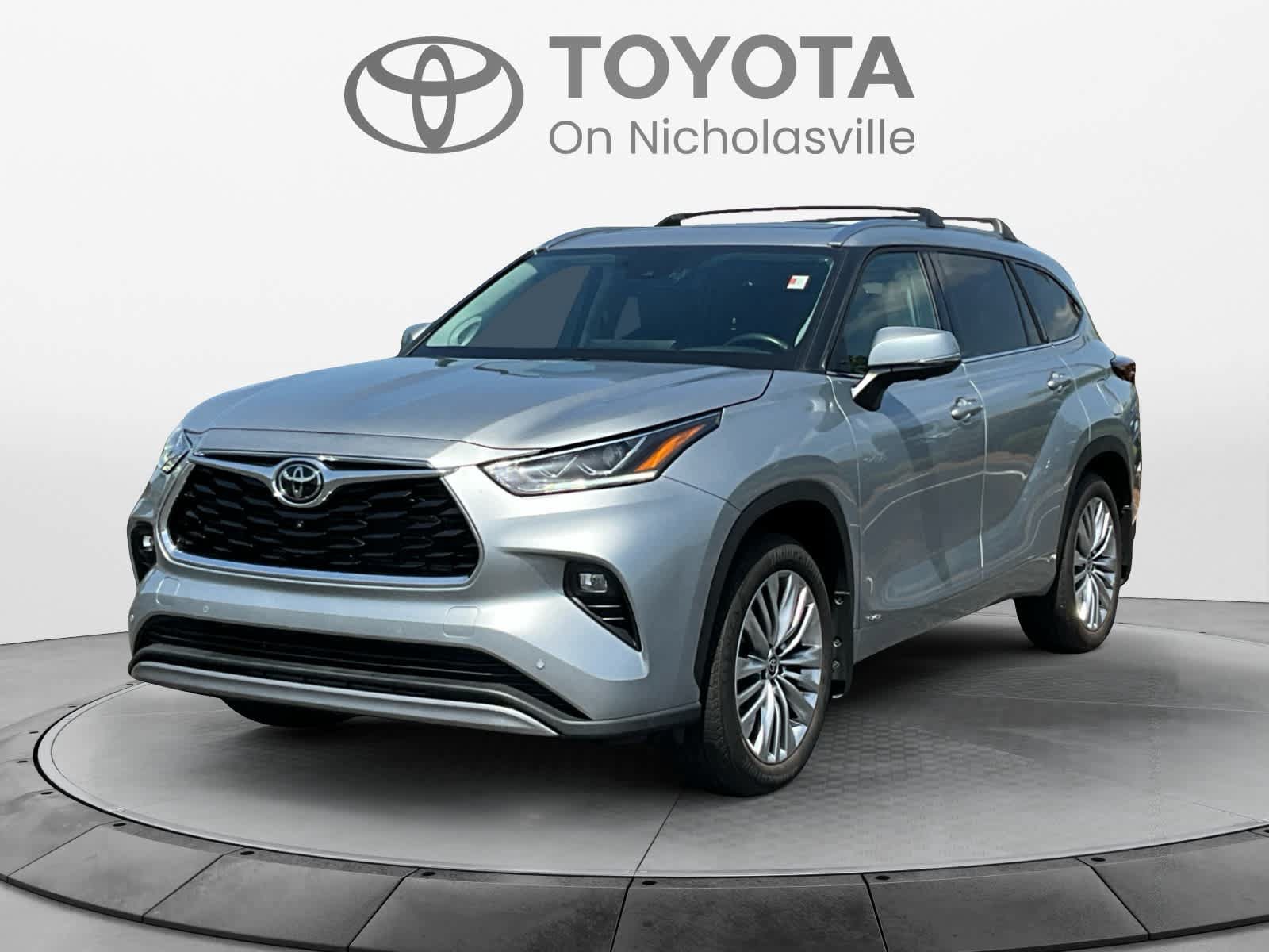 Used 2025 Toyota Highlander Platinum