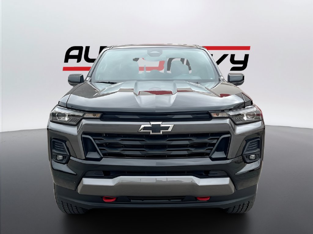 Used 2026 Chevrolet Colorado Z71 w/ Z71 Convenience Package 2 AWD/4WD image 2