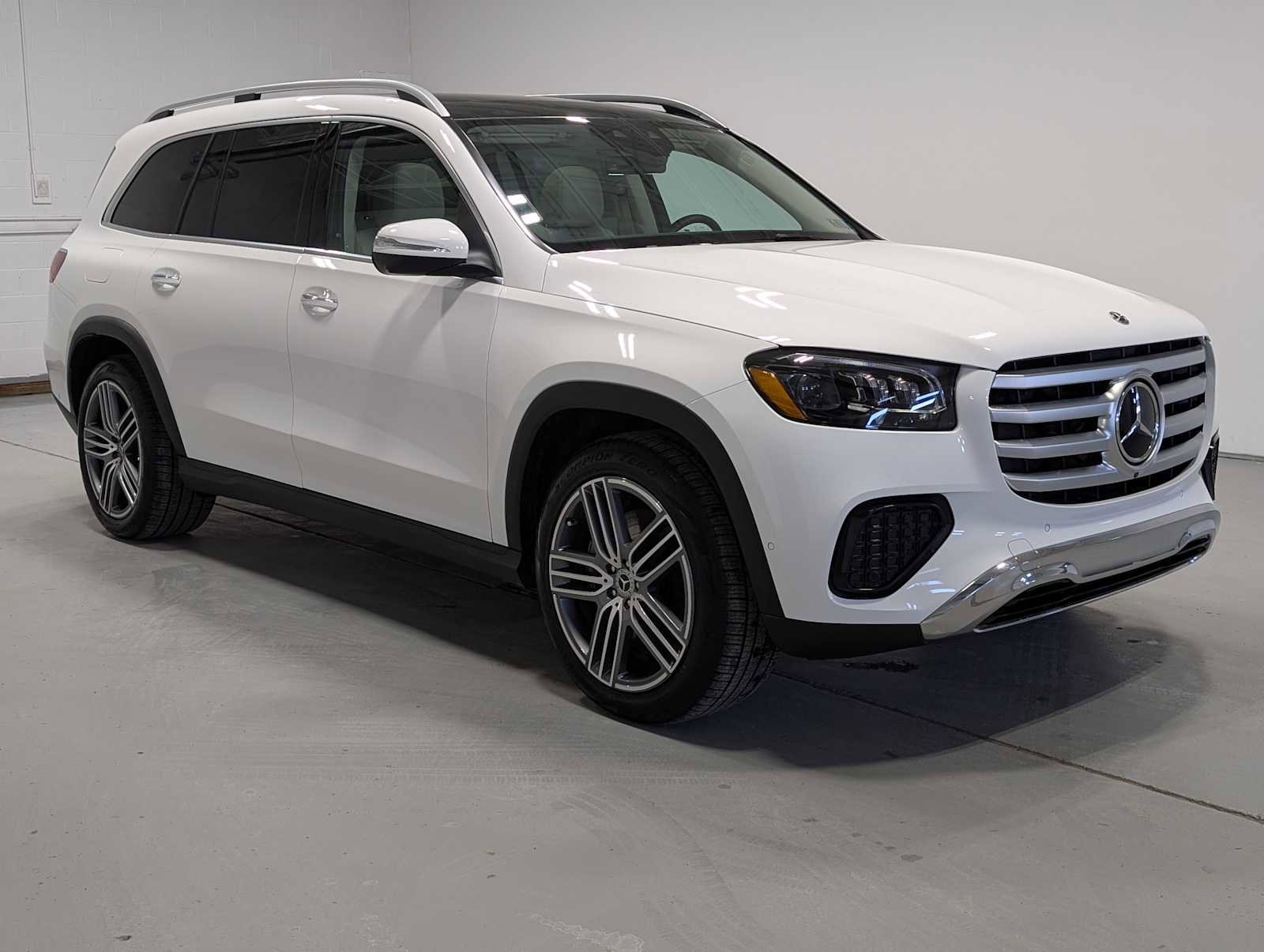 Certified 2026 Mercedes-Benz GLS 450 4MATIC image 6