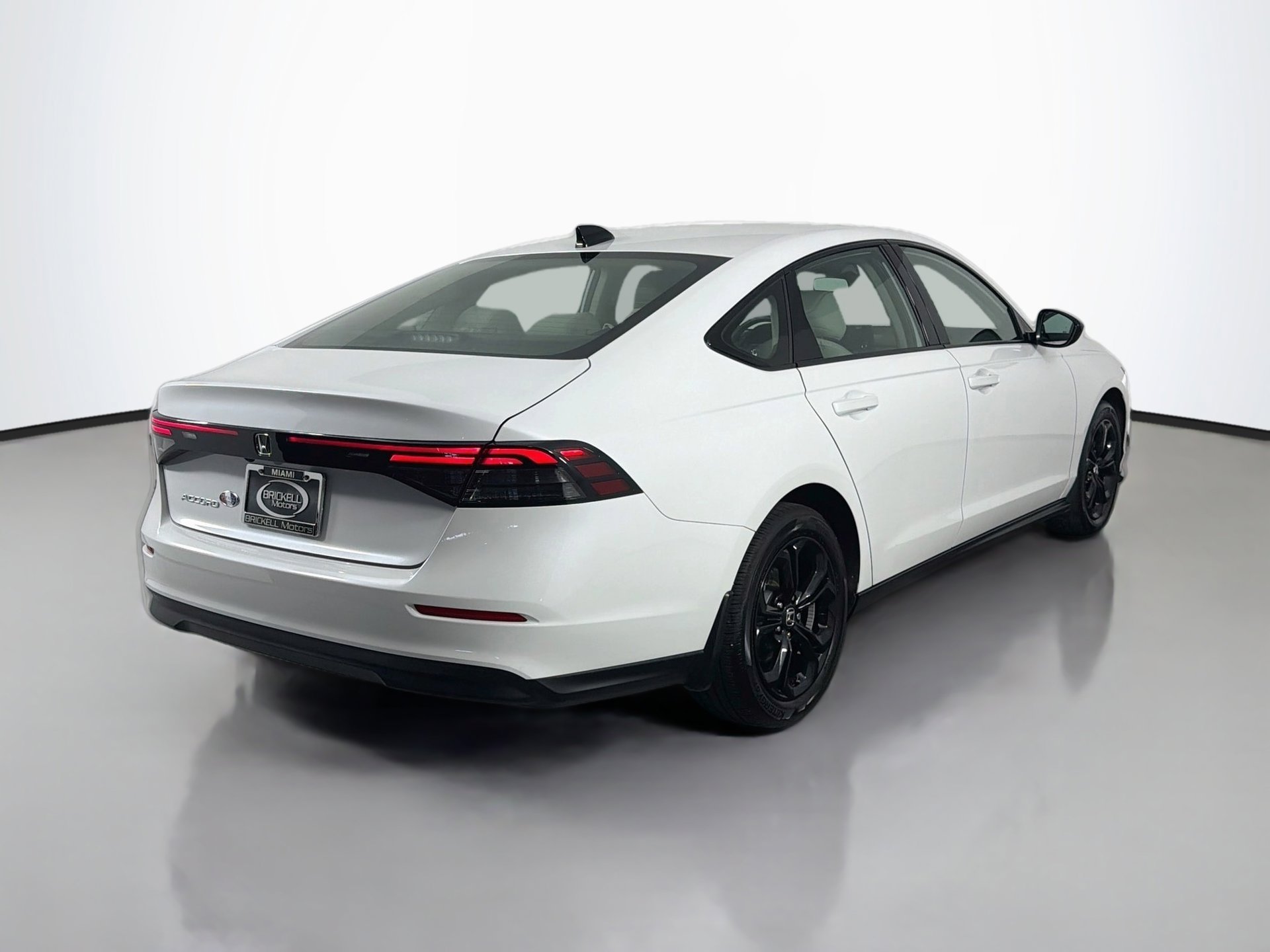 Used 2025 Honda Accord SE image 3