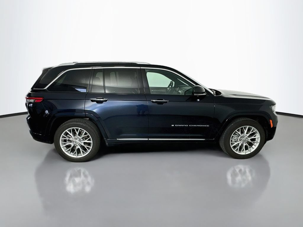 Used 2022 Jeep Grand Cherokee Summit AWD/4WD image 8