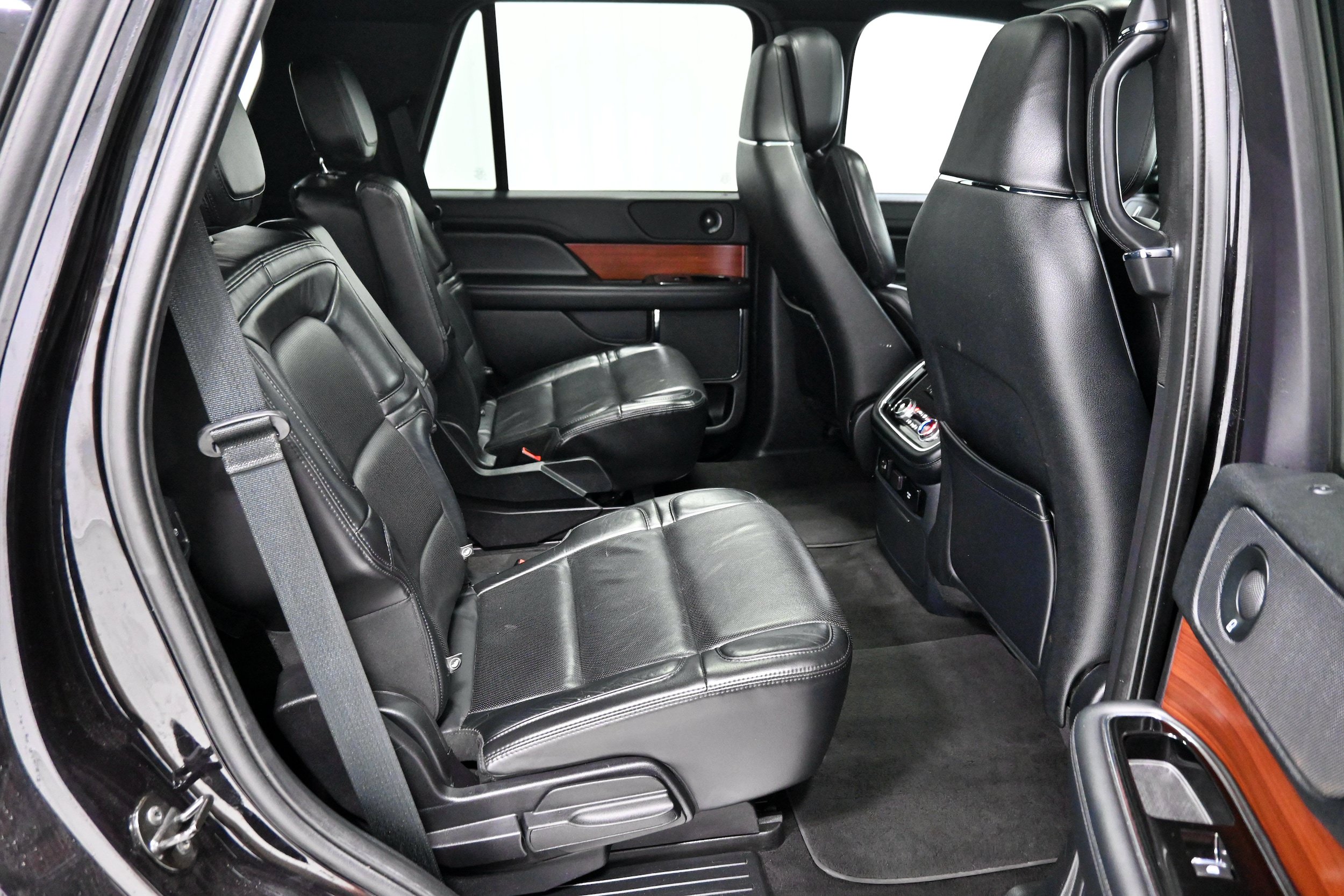 Used 2021 Lincoln Navigator Reserve AWD/4WD image 32