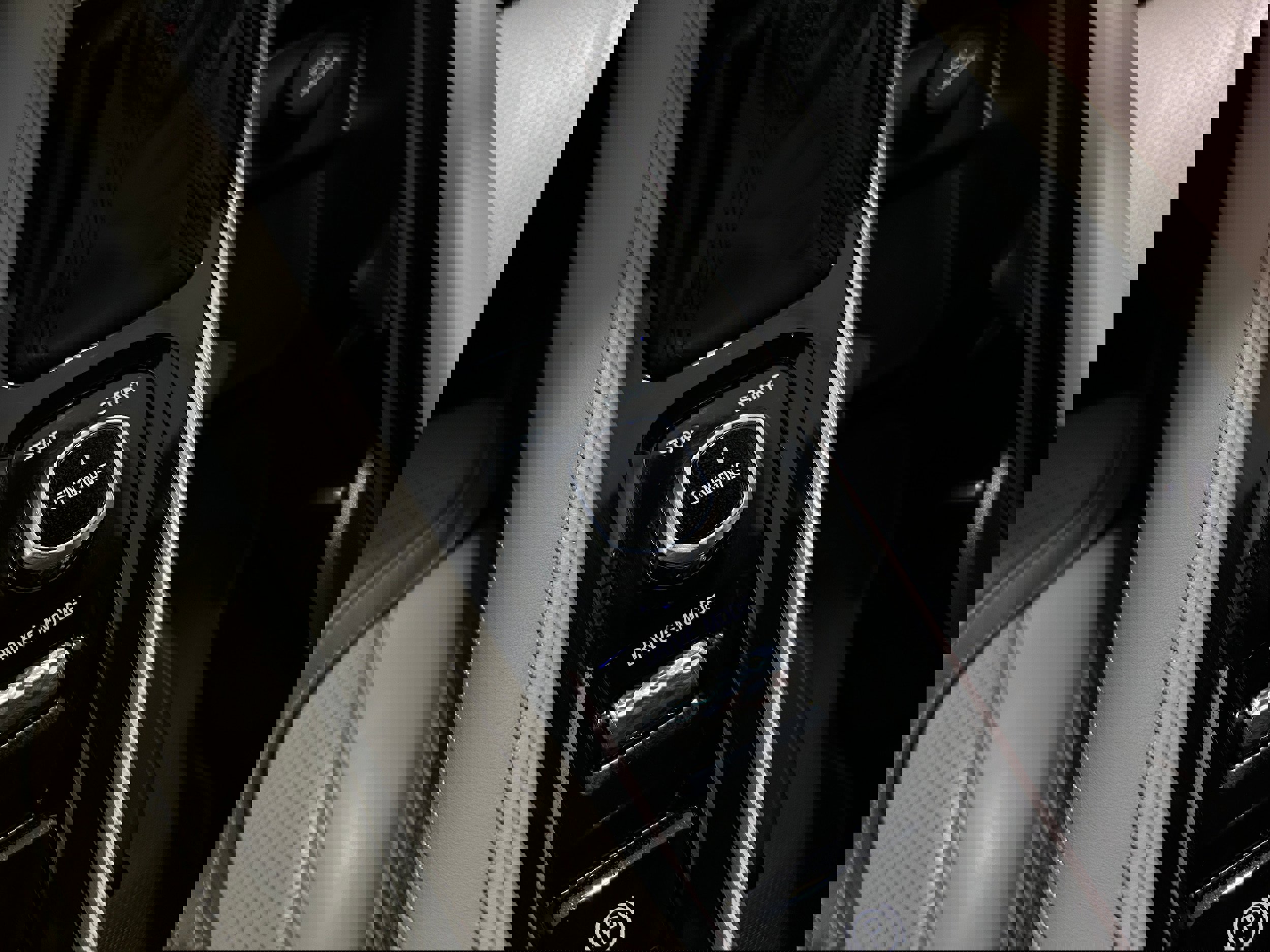 Used 2017 Volvo V90 T6 Cross Country image 11