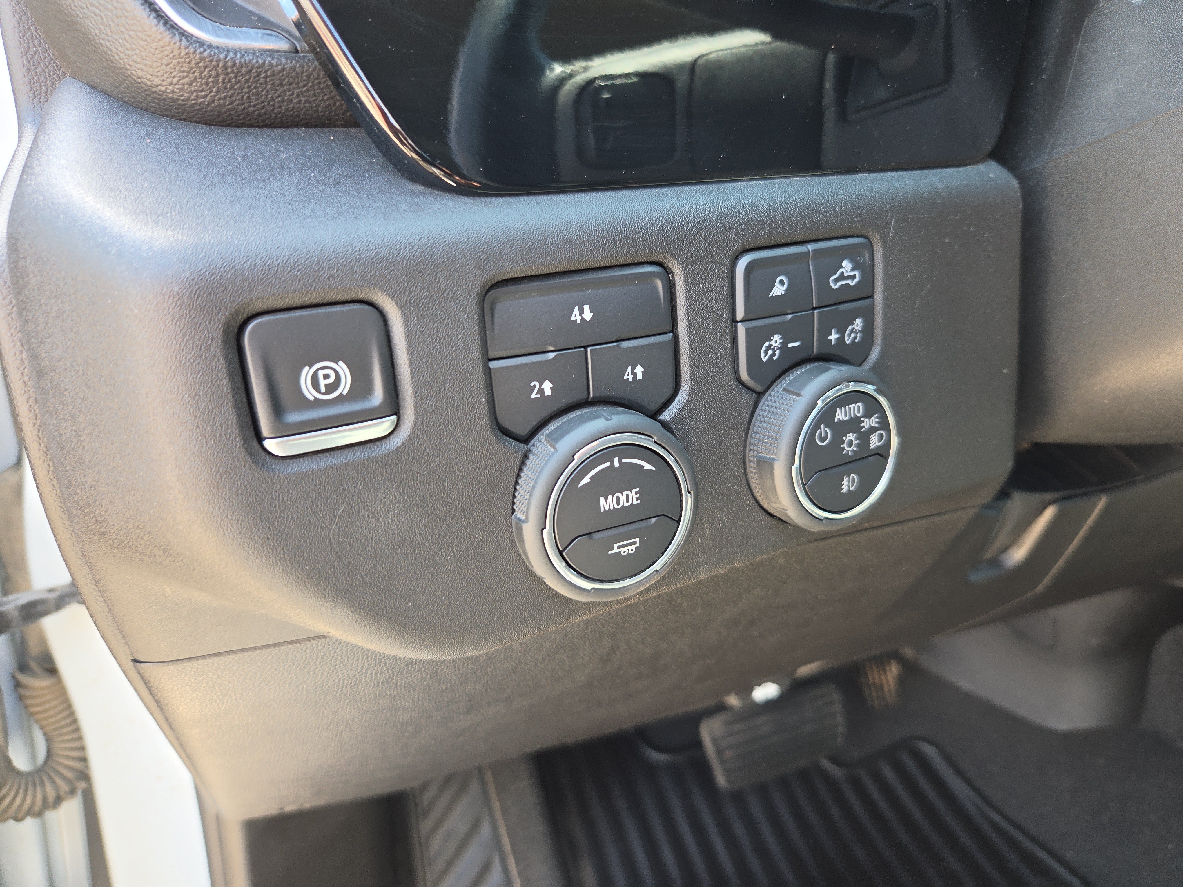 Used 2025 Chevrolet Silverado 2500 LT w/ Safety Package AWD/4WD image 17
