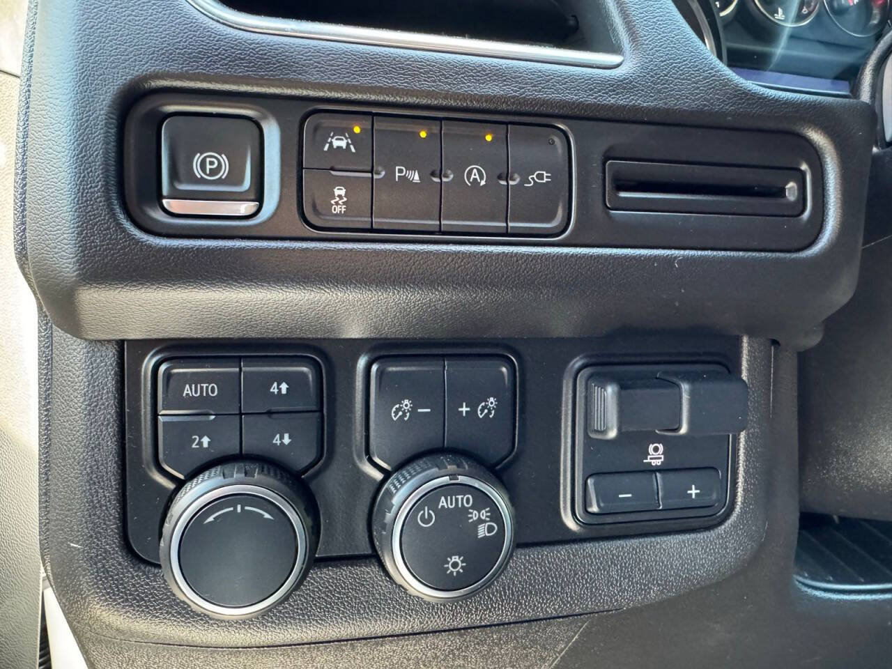 Used 2021 Chevrolet Suburban RST w/ Luxury Package AWD/4WD image 16