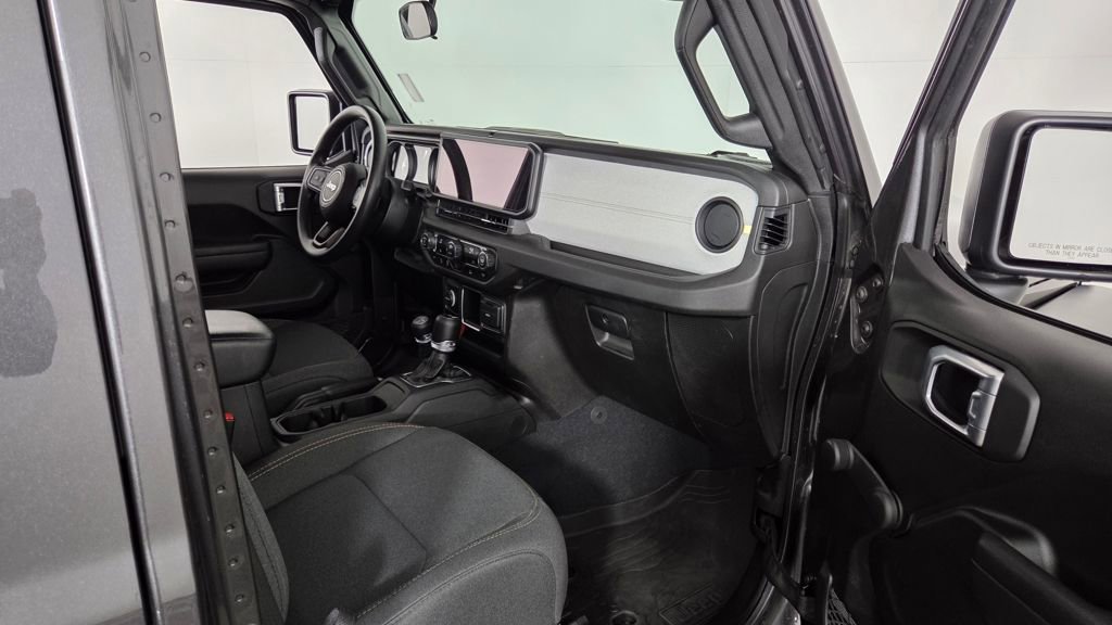 Used 2024 Jeep Gladiator Sport AWD/4WD image 31