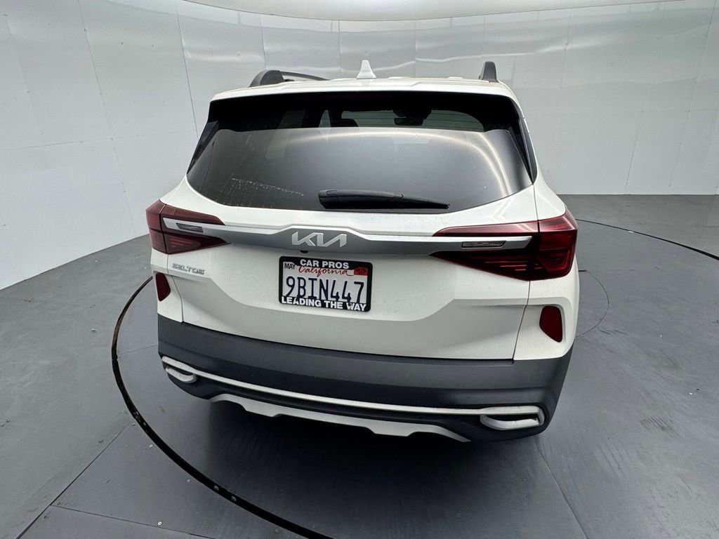 Used 2022 Kia Seltos Nightfall Edition image 4