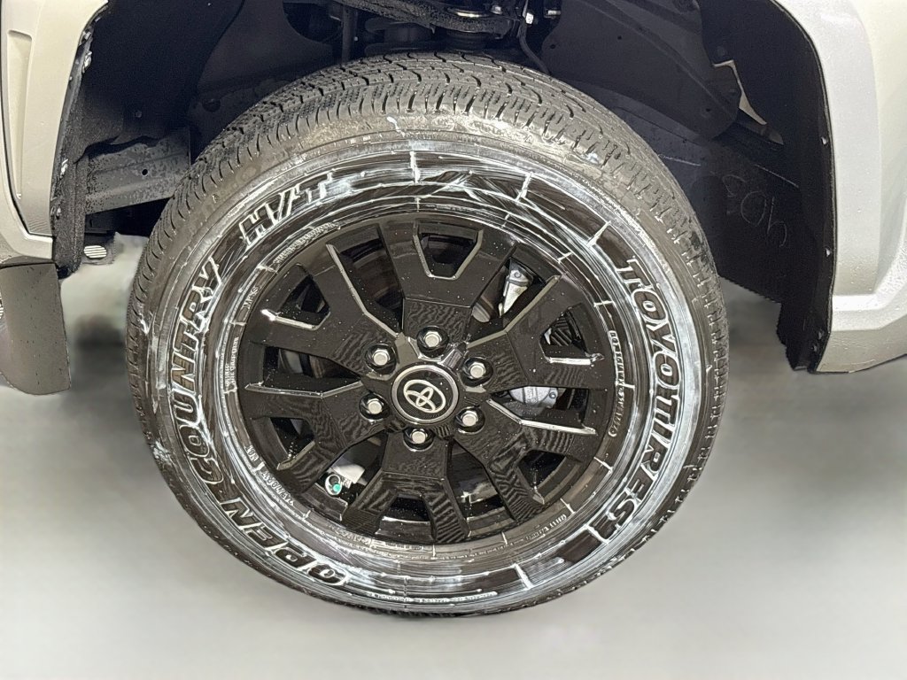 Used 2024 Toyota Tacoma SR5 AWD/4WD image 11