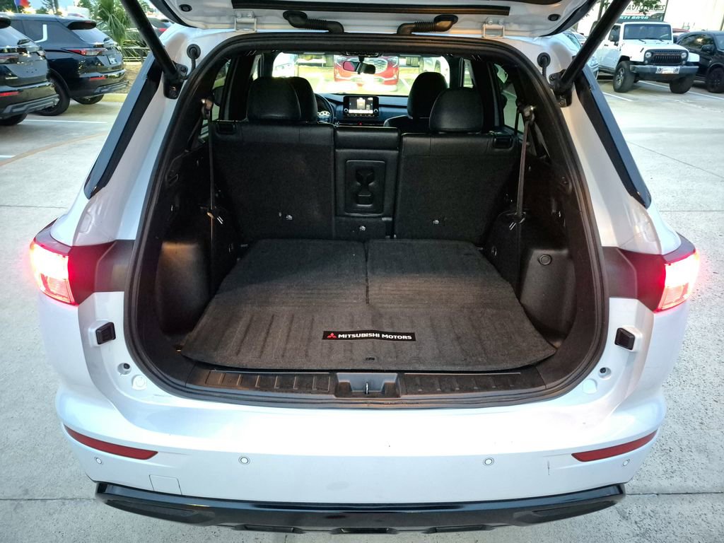 Used 2022 Mitsubishi Outlander SE FWD image 31
