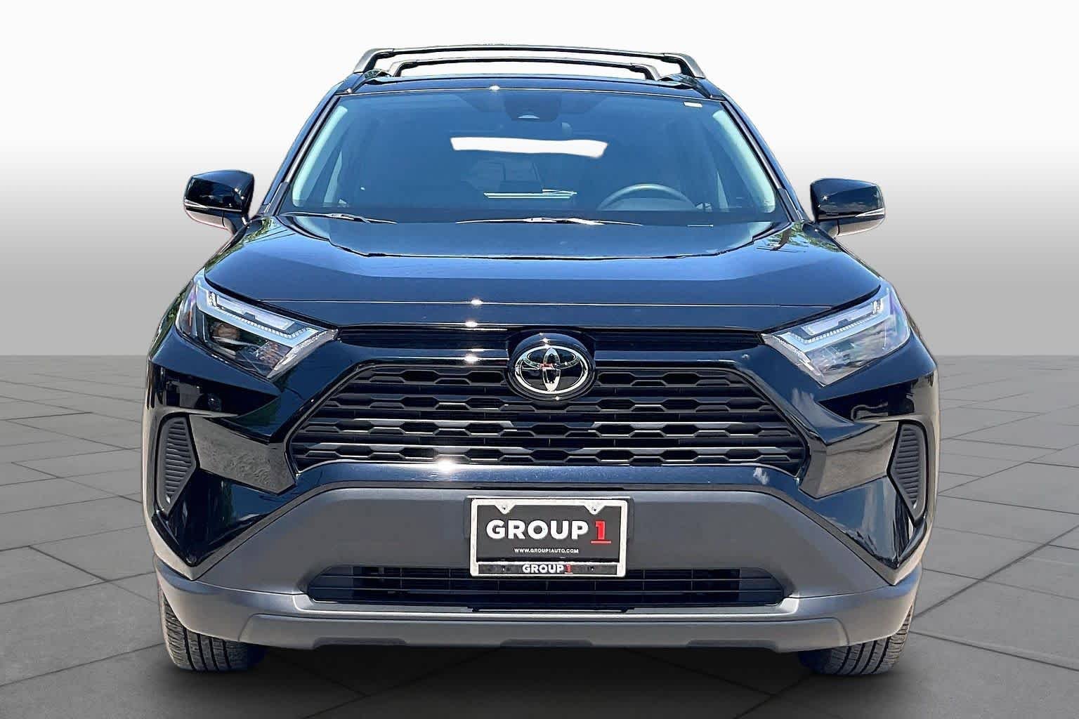 Used 2025 Toyota RAV4 XLE w/ Convenience Package FWD image 4