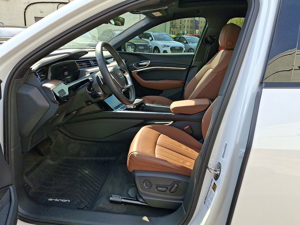 Used 2023 Audi e-tron Premium w/ Convenience Plus Package image 13
