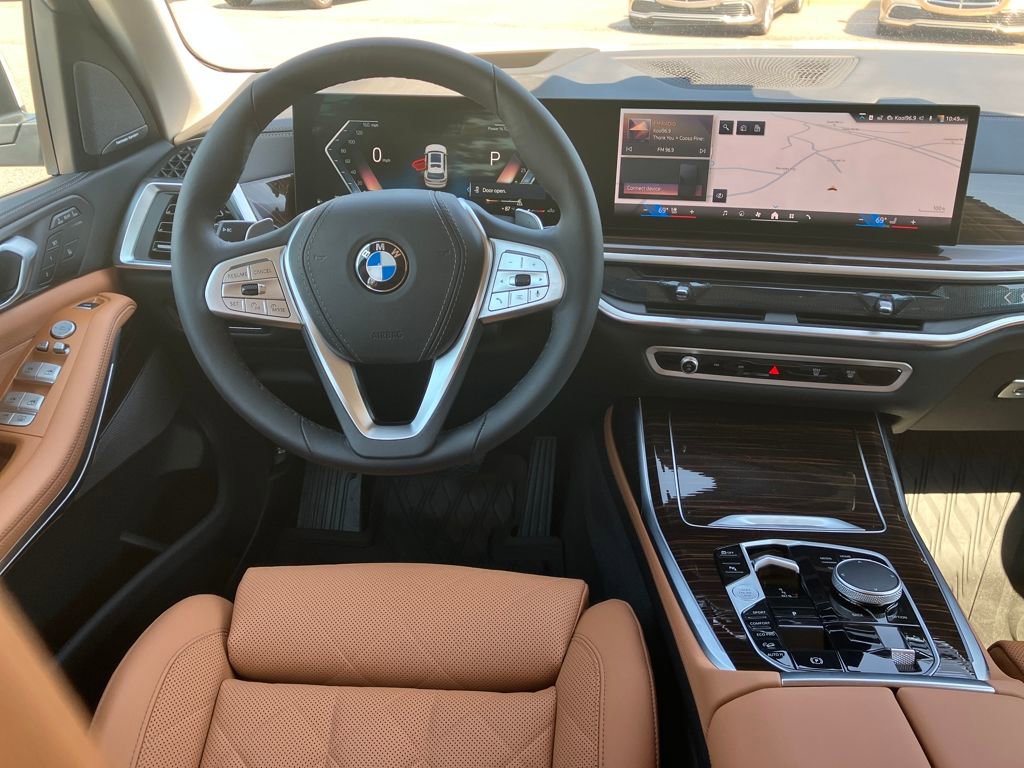 Used 2026 BMW X7 xDrive40i image 2