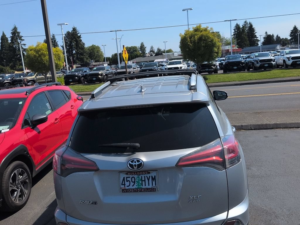 Used 2016 Toyota RAV4 XLE AWD/4WD image 8