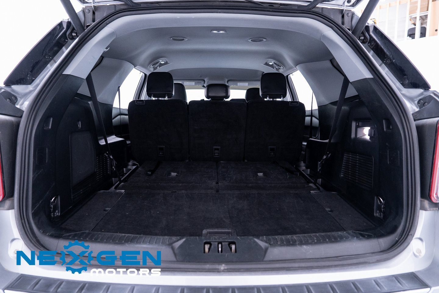 Used 2023 Ford Explorer Limited image 44