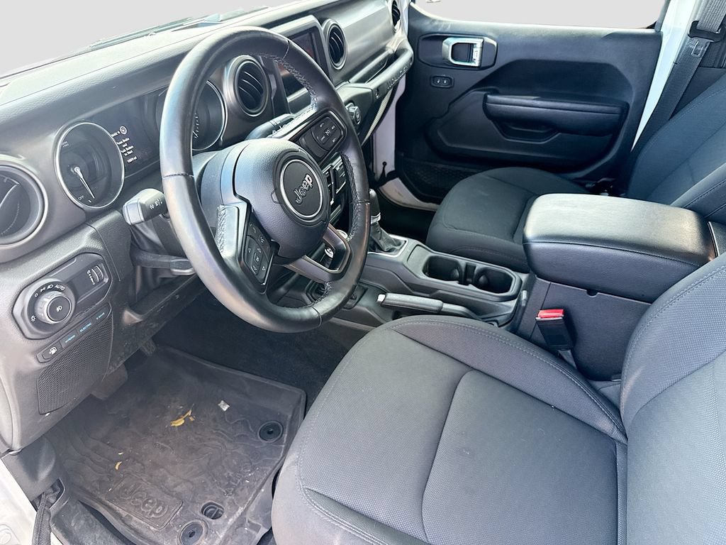 Used 2023 Jeep Wrangler Unlimited w/ Cold Weather Group AWD/4WD image 25