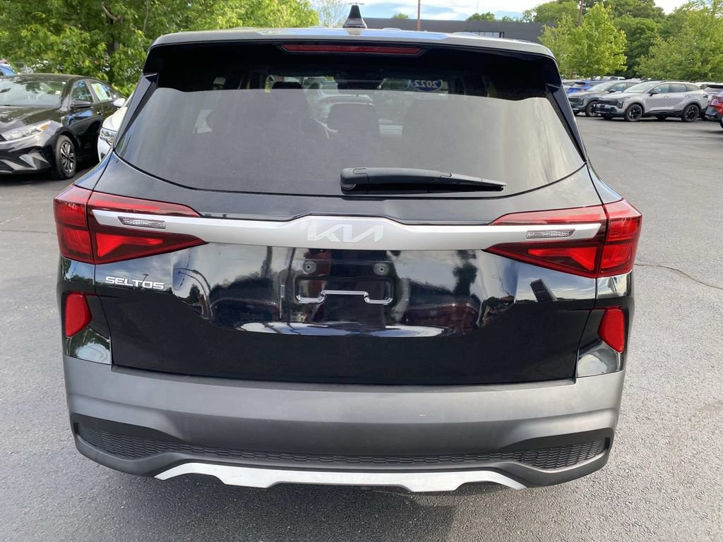 Used 2022 Kia Seltos LX AWD/4WD image 4