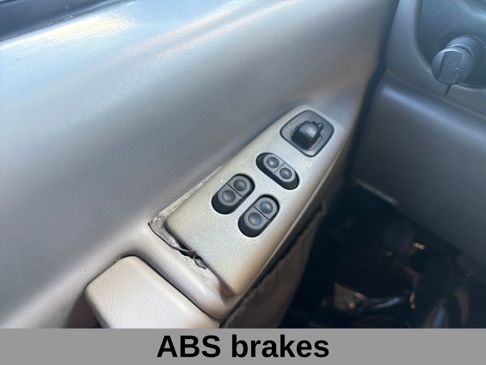 Used 2000 Ford E-350 and Econoline 350 XLT image 11