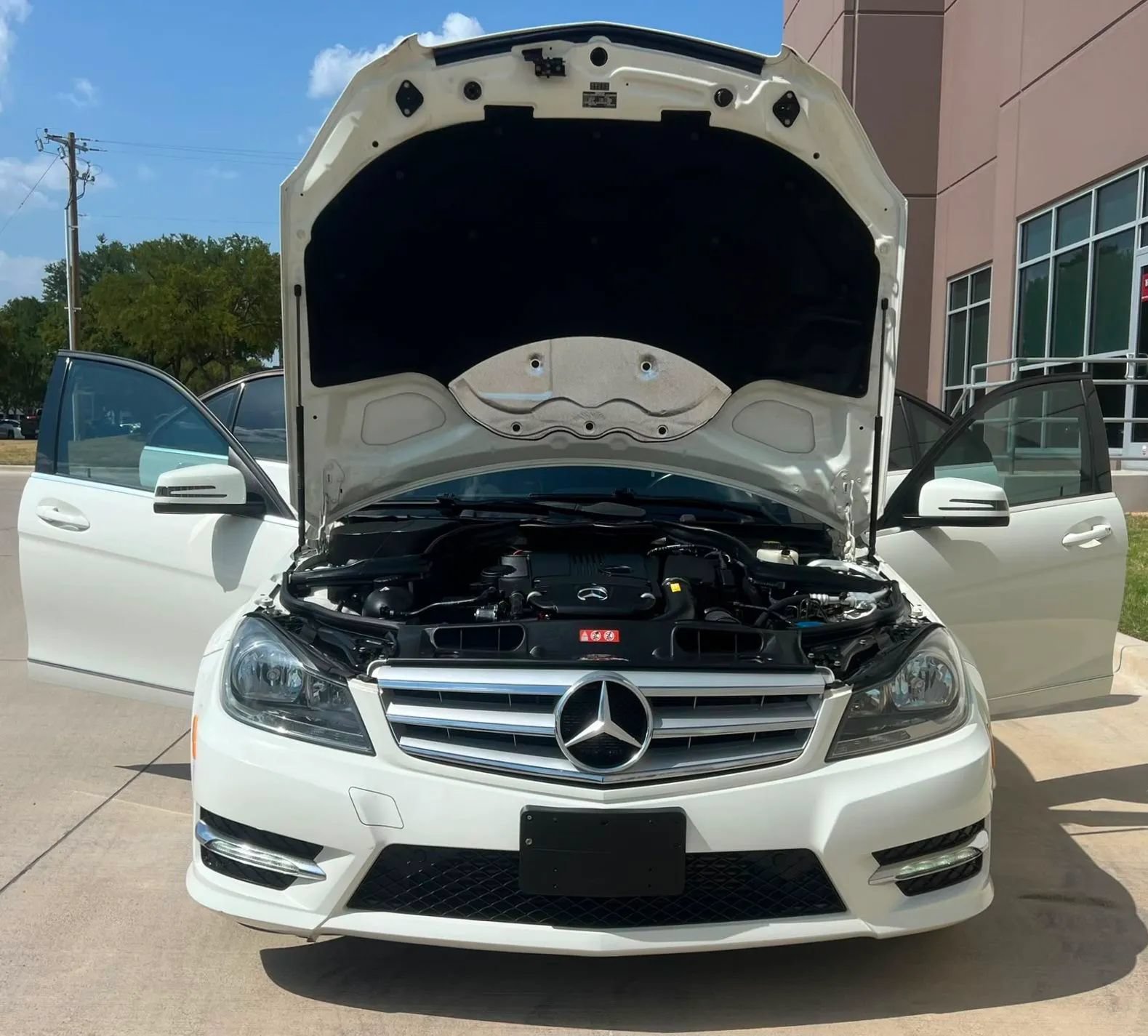 Used 2012 Mercedes-Benz C 250 Sedan image 14