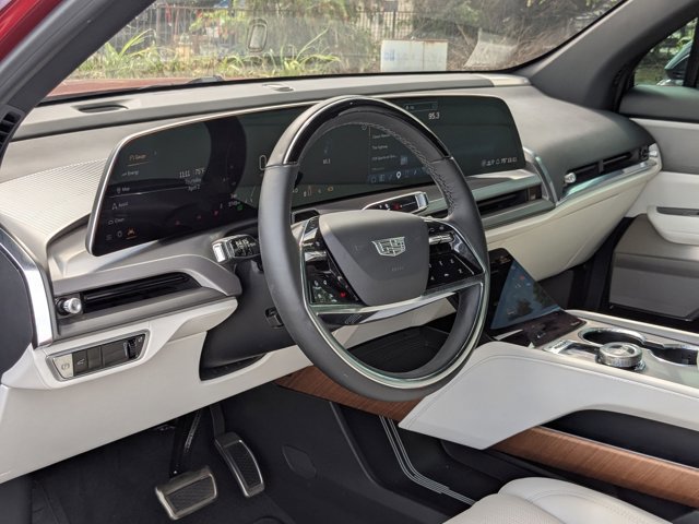 Used 2026 Cadillac Vistiq Luxury image 7