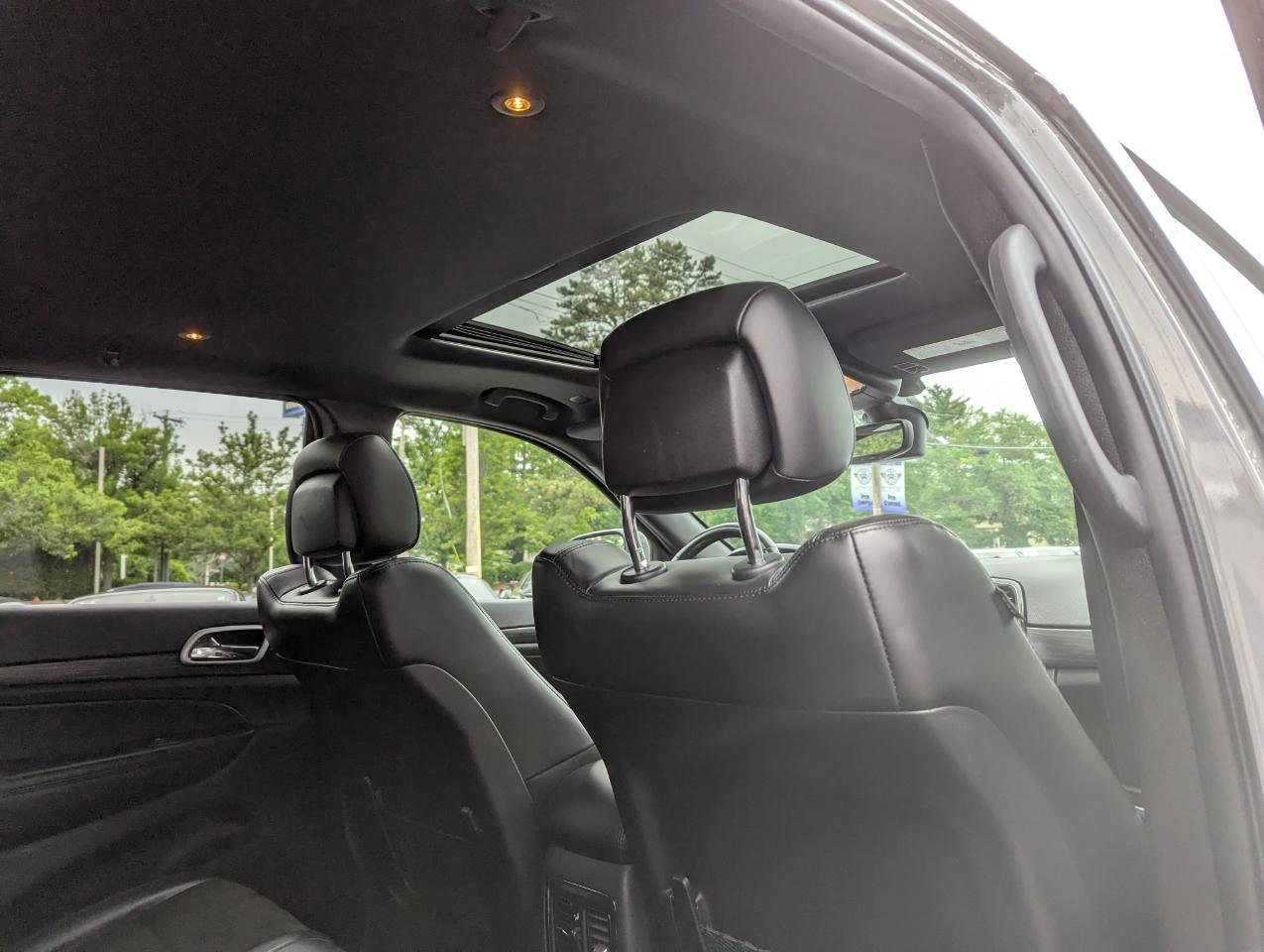 Used 2020 Jeep Grand Cherokee Altitude AWD/4WD image 45