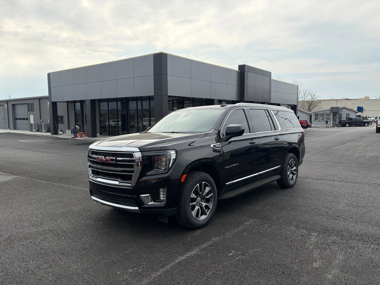 Used 2021 GMC Yukon XL SLT AWD/4WD image 7