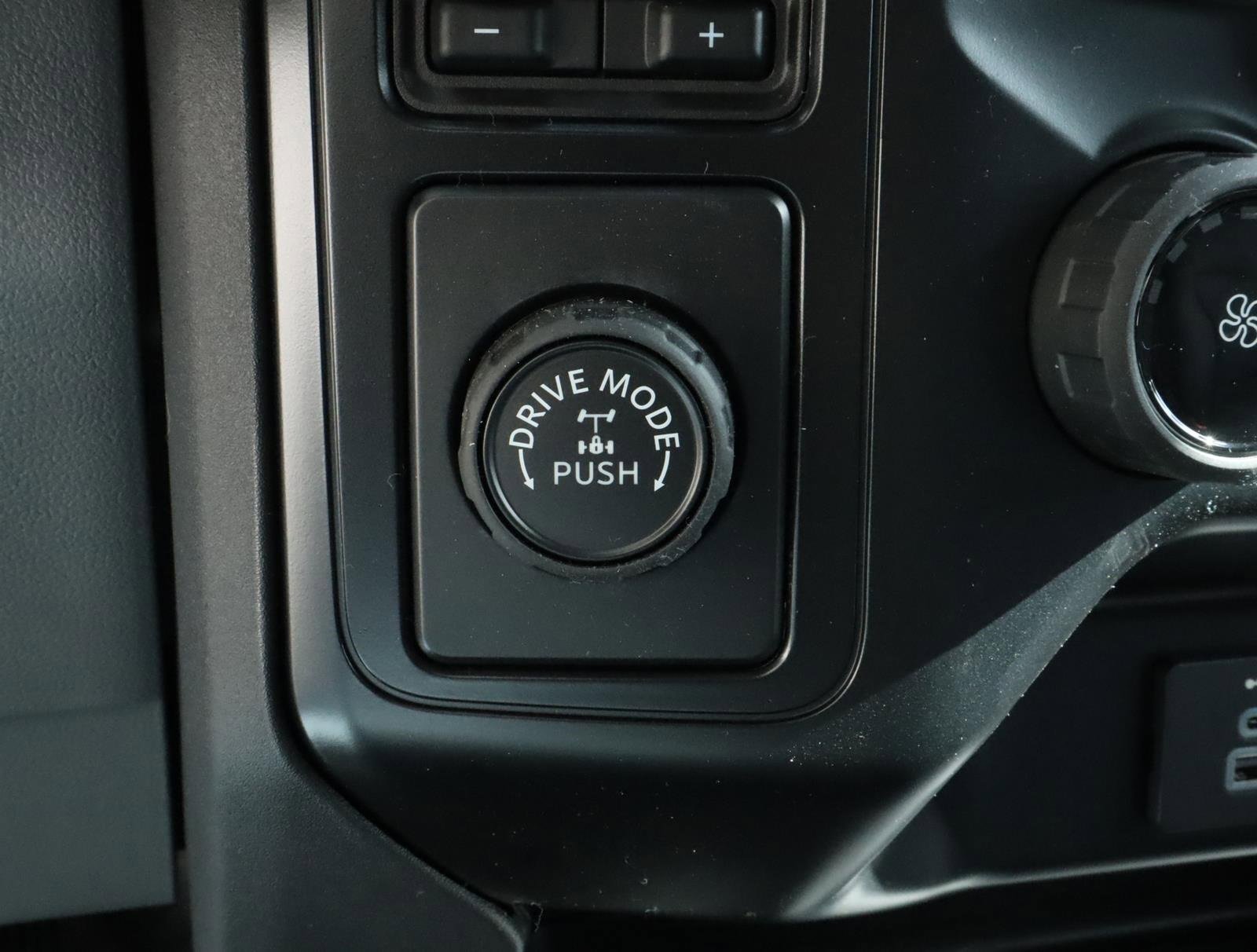 Used 2024 Ford F350 XL w/ XL Chrome Package image 11