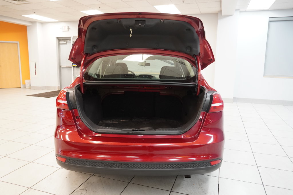 Used 2015 Ford Focus SE FWD image 9